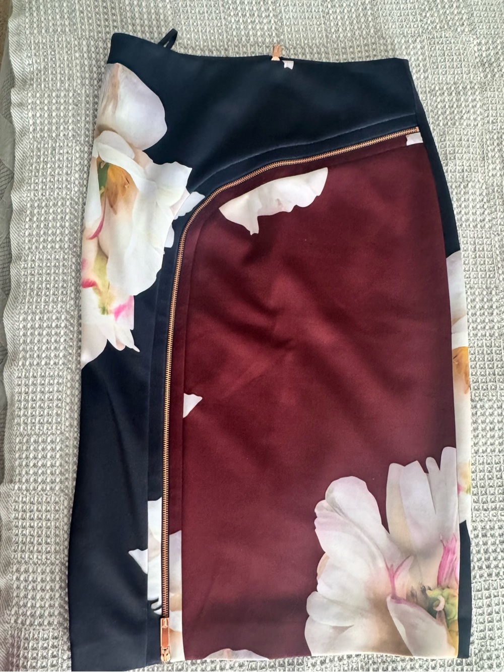 Ted Baker Floral Pencil Skirt in Burgundy, Black and White - Picture 3 of 8